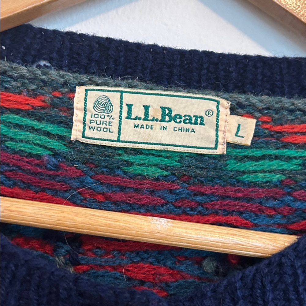 Vintage LL Bean Wool Cardigan Sweater Animals Flowers Colorful Size Large - Picture 2 of 6